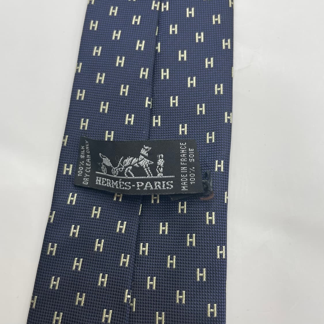 767) 에르메스(HERMES) 패턴 넥타이 로고부분 튿어짐 상품이미지5