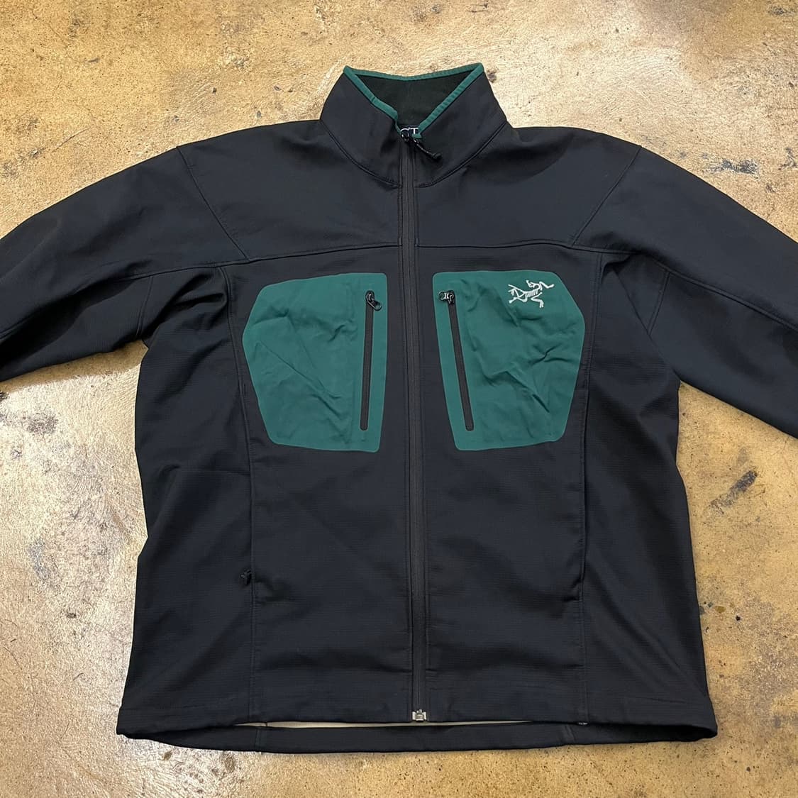 [정품/S] 아크테릭스 블랙 그린 소프트쉘 자켓 b17 상품이미지3