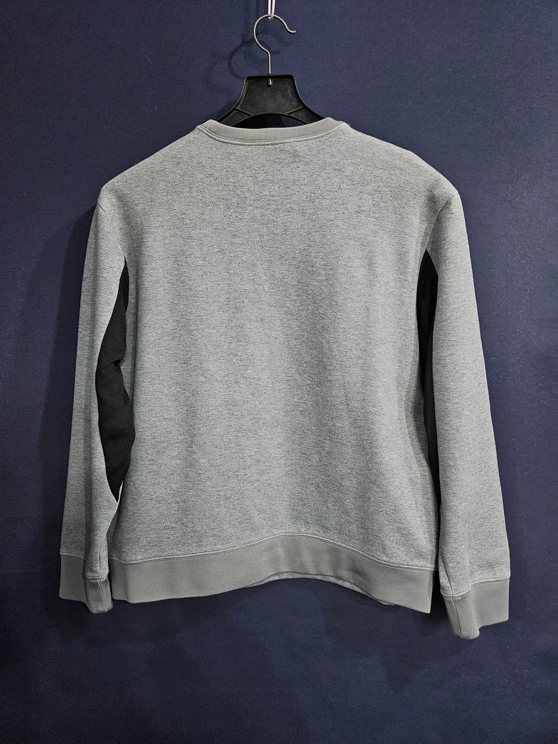 아르마니 익스체인지 그레이 남성 세미오버핏 100 맨투맨  상품이미지2