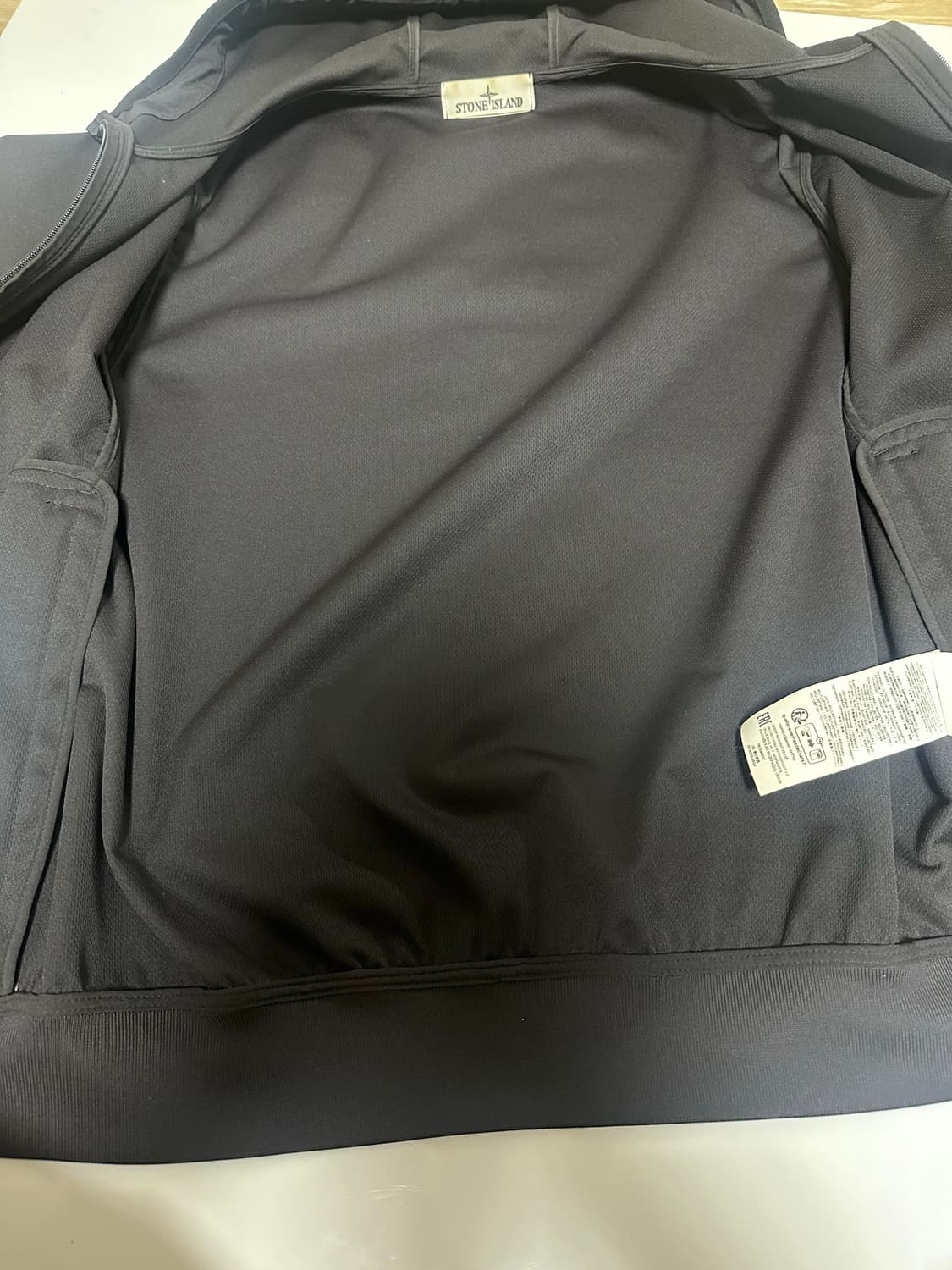 [M] 23ss 스톤아일랜드 소프트쉘 후드 자켓 상품이미지6