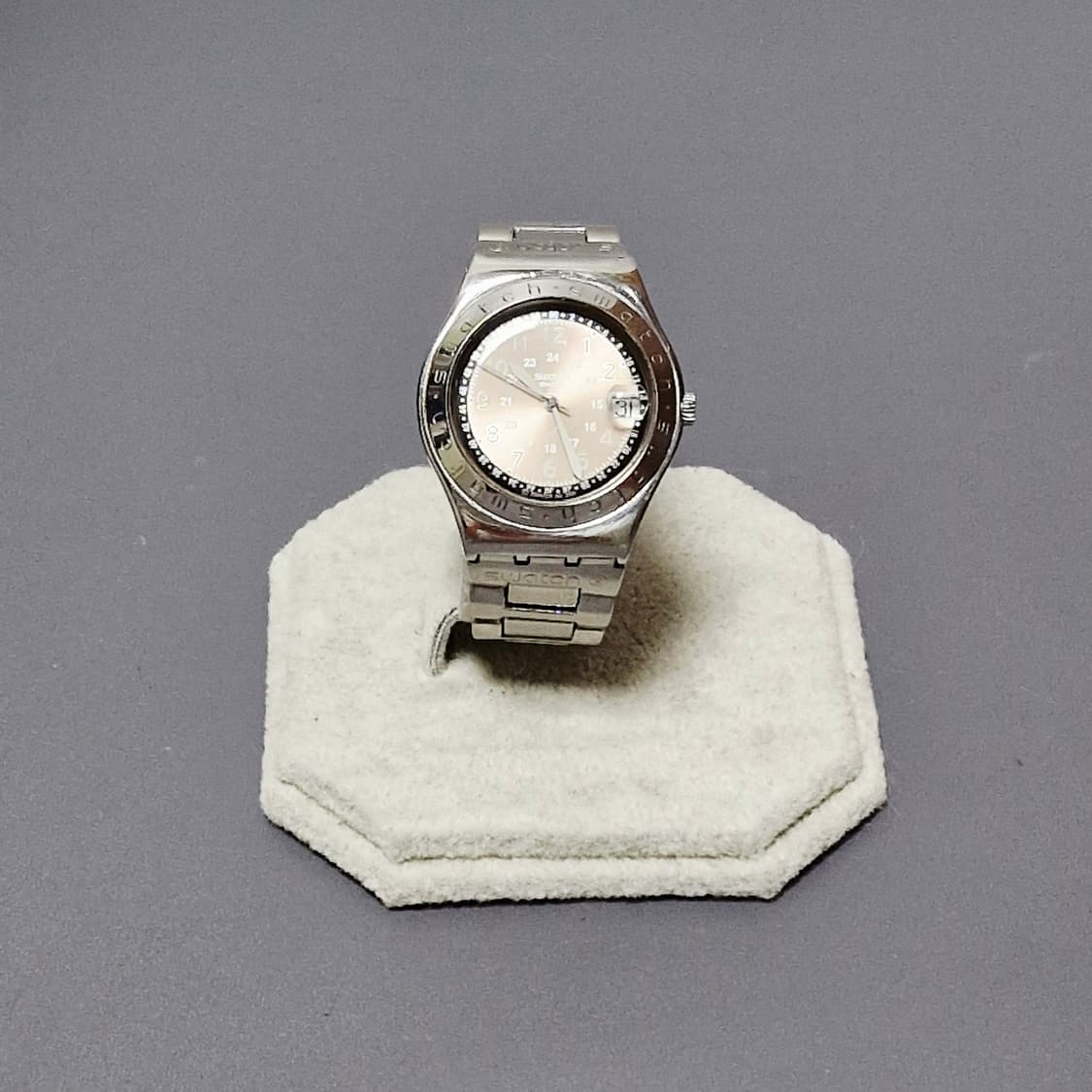 01) 스와치 아이러니 해피조 핑크시계 상품이미지4