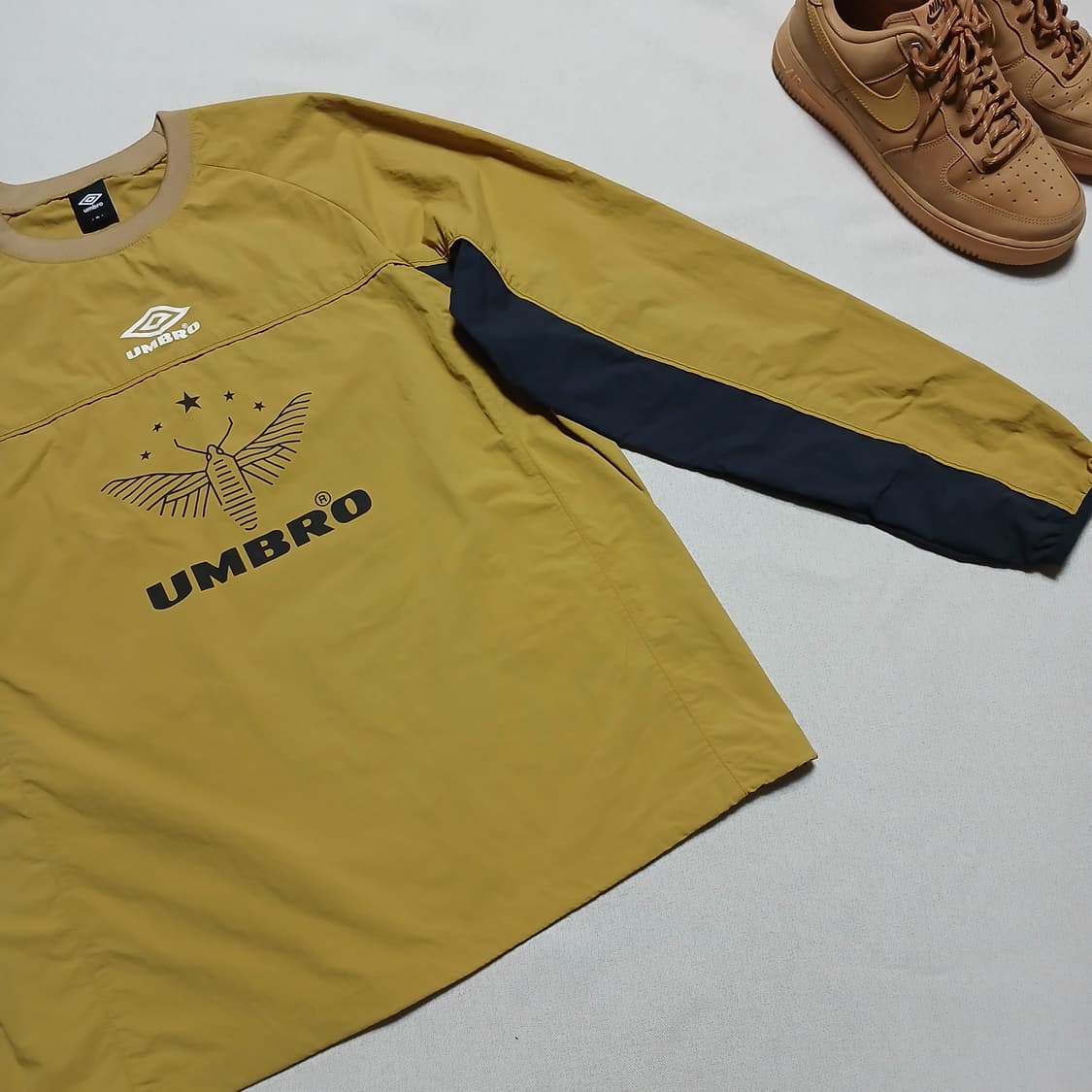 umbro 엄브로 돌섬FC 콜라보 웜업 맨투맨 바람막이 상품이미지2