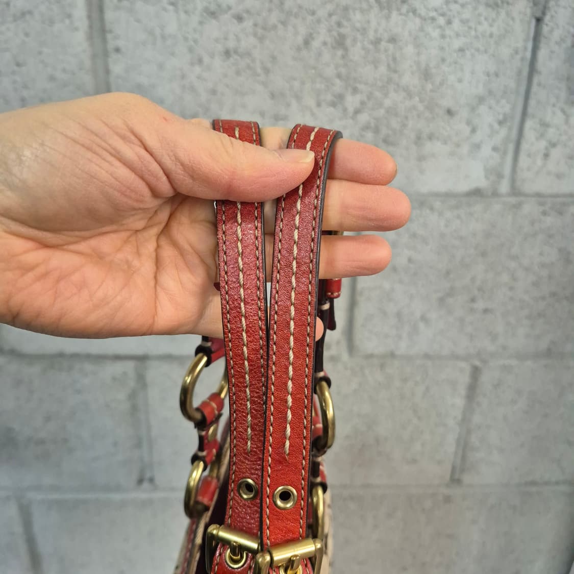 코치 시그니처 숄더백 상품이미지9