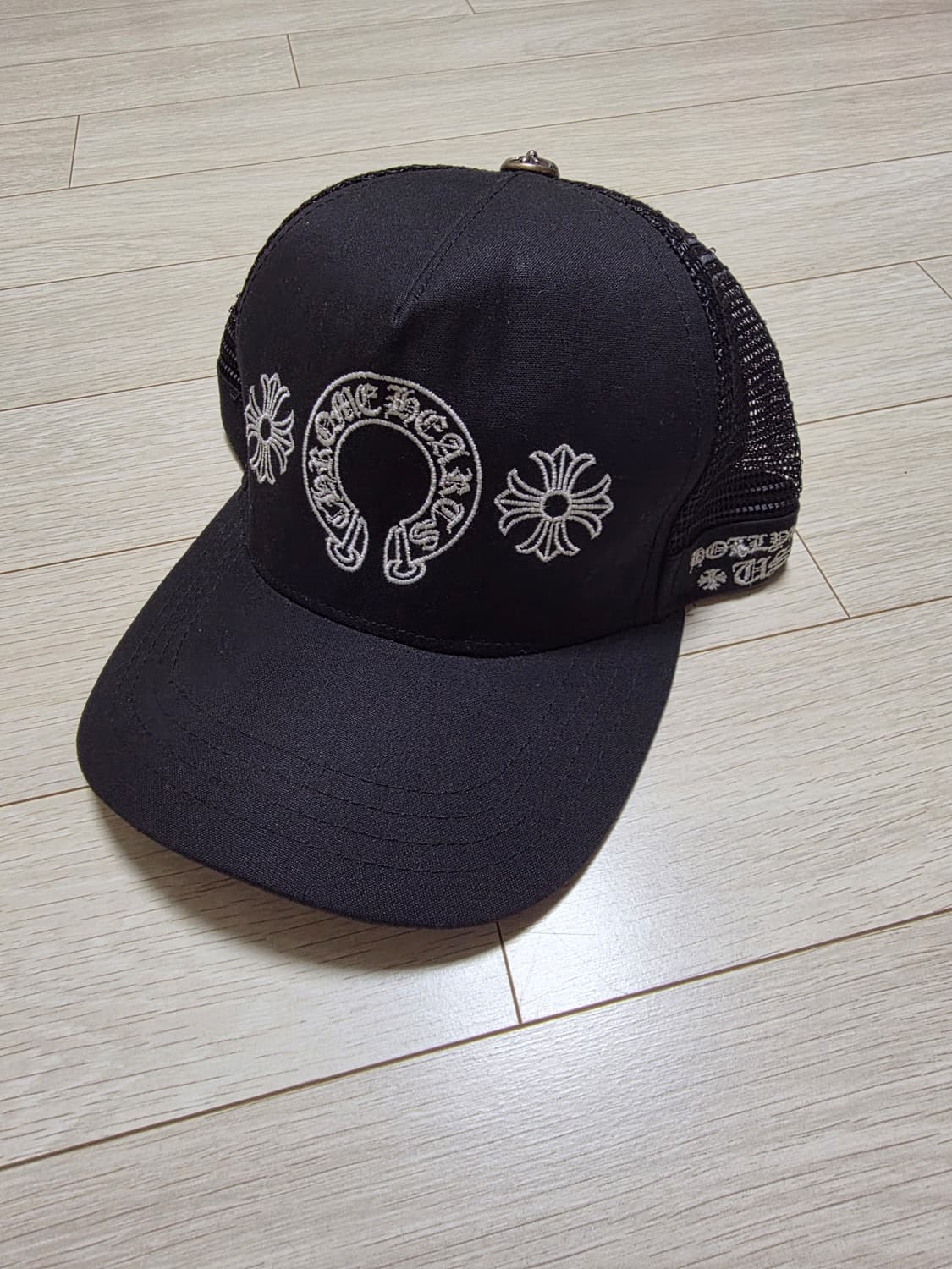 크롬하츠 홀스슈 트러커햇 메쉬캡 상품이미지1