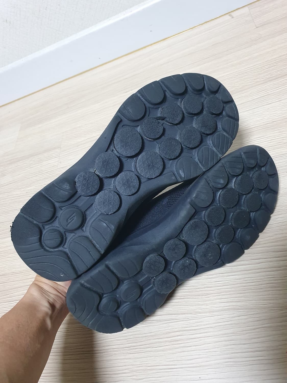 스케쳐스 고워크 슬립온 블랙 255 상품이미지7