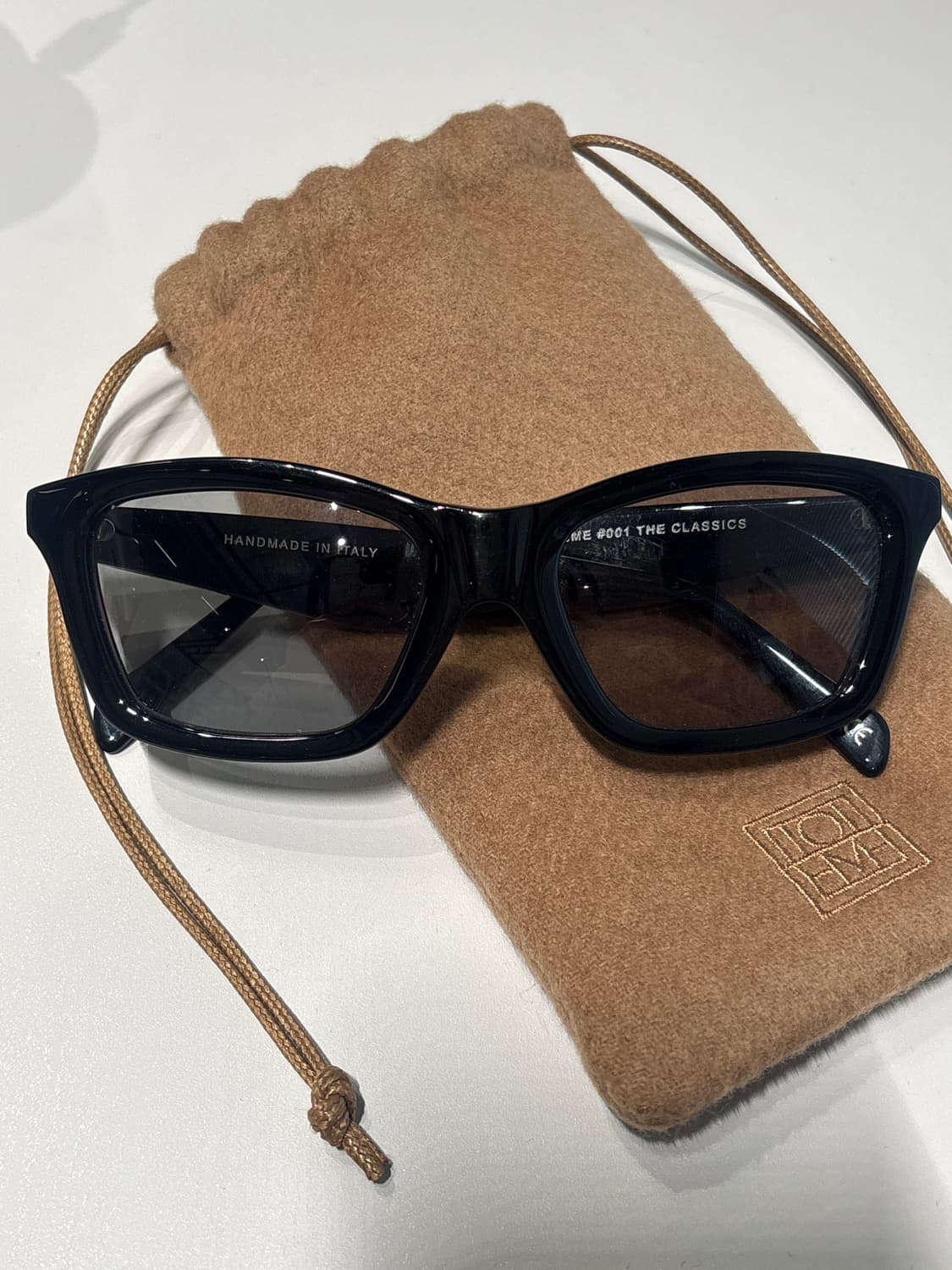 토템 블랙 선글라스 상품이미지1