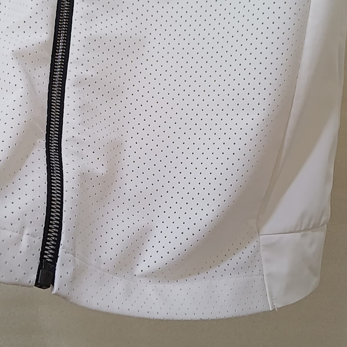 매장판 PXG 골프 메쉬 바람막이 조끼 남성 L 흰색 거의새것 사랑봉봉 상품이미지7