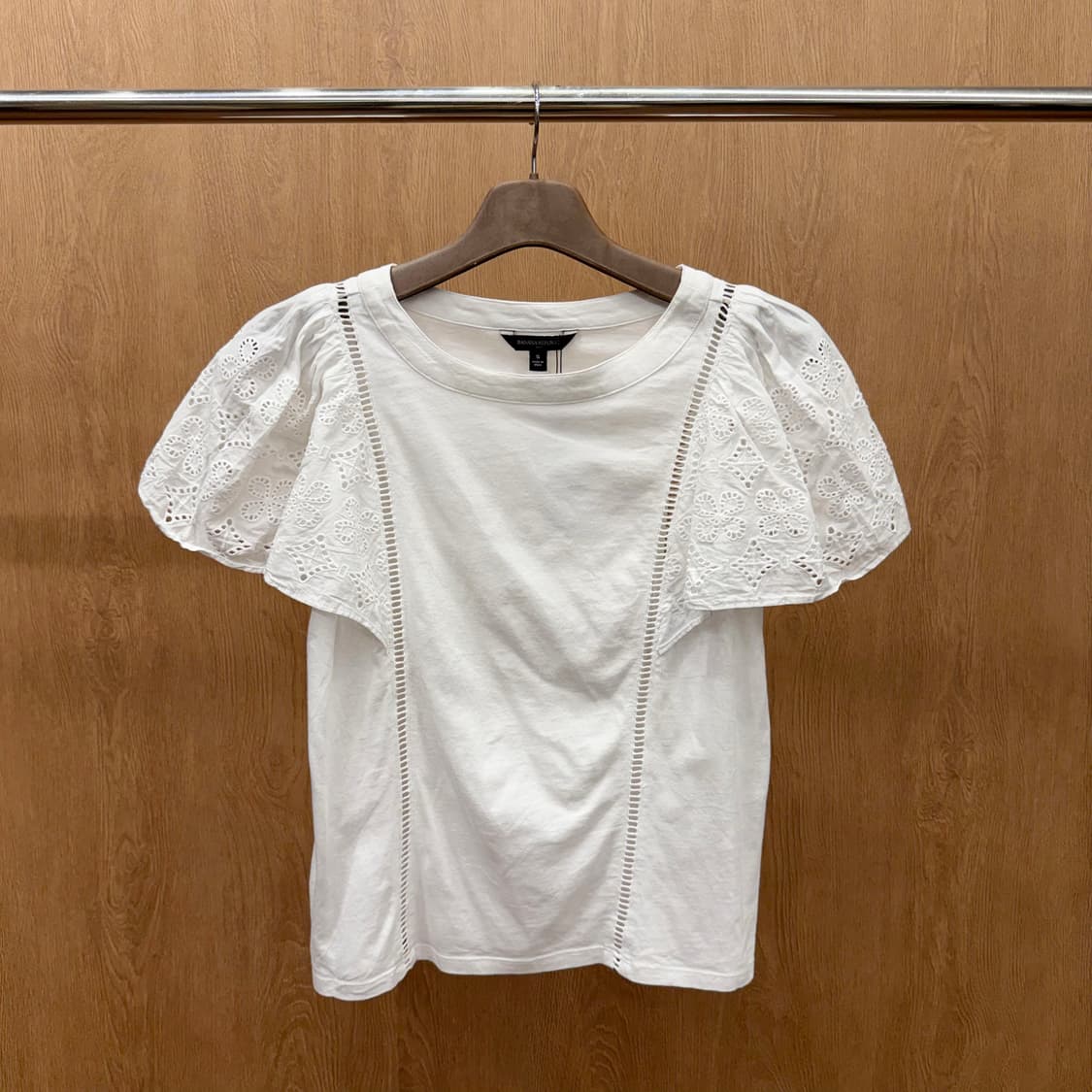 바나나 리퍼블릭 자수 퍼프 슬리브 반팔 티셔츠 코튼 블라우스 화이트 상품이미지2