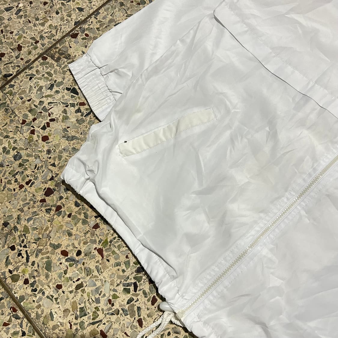 나이키(NIKE) 화이트 빅로고 바람막이 자켓 상품이미지3