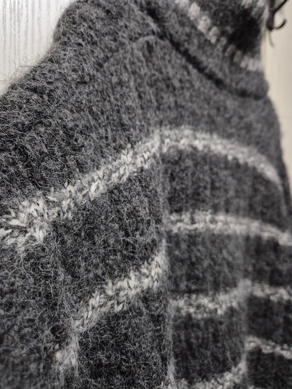 모헤어 스트라이프 하이넥 니트 상품이미지8