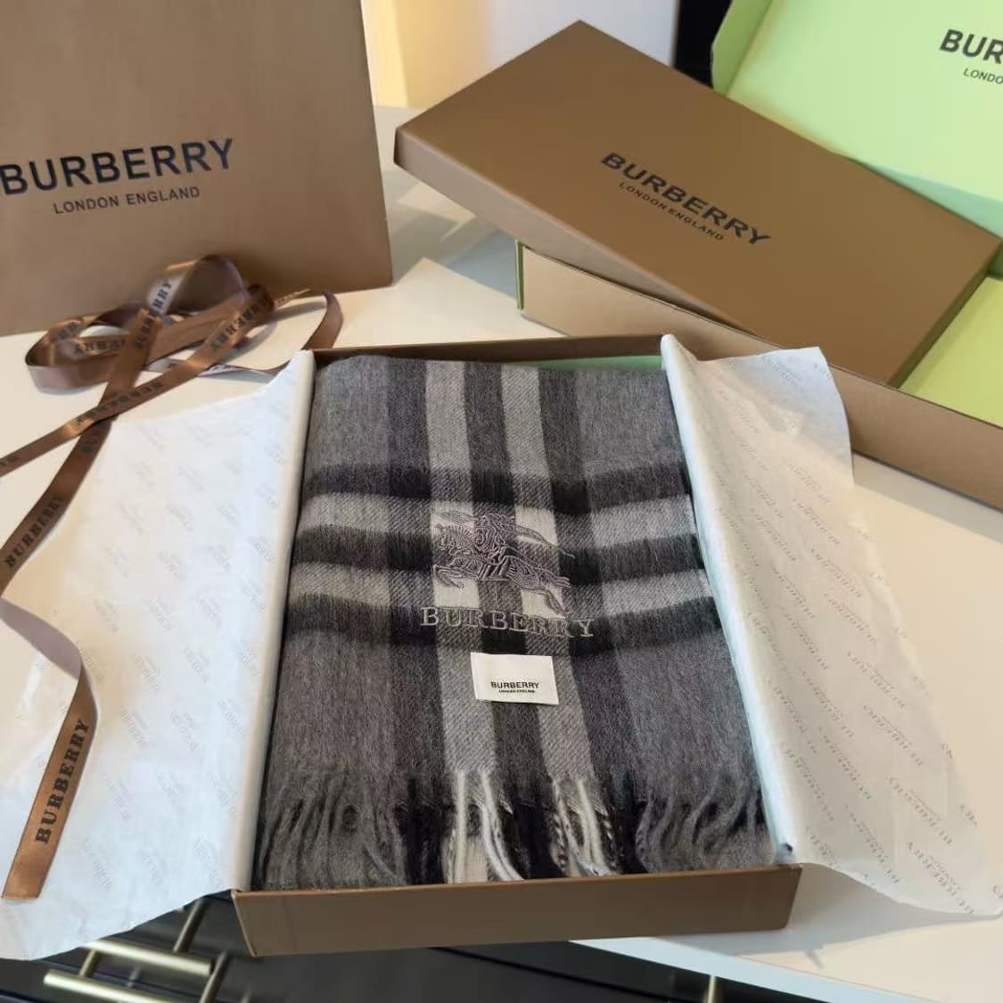 버버리숙녀 리버서블 스카프
 상품이미지1