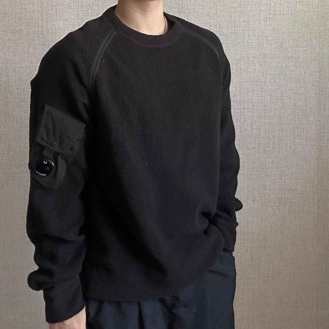 C.P. company 20FW 렌즈와펜 플리스 맨투맨 상품이미지1