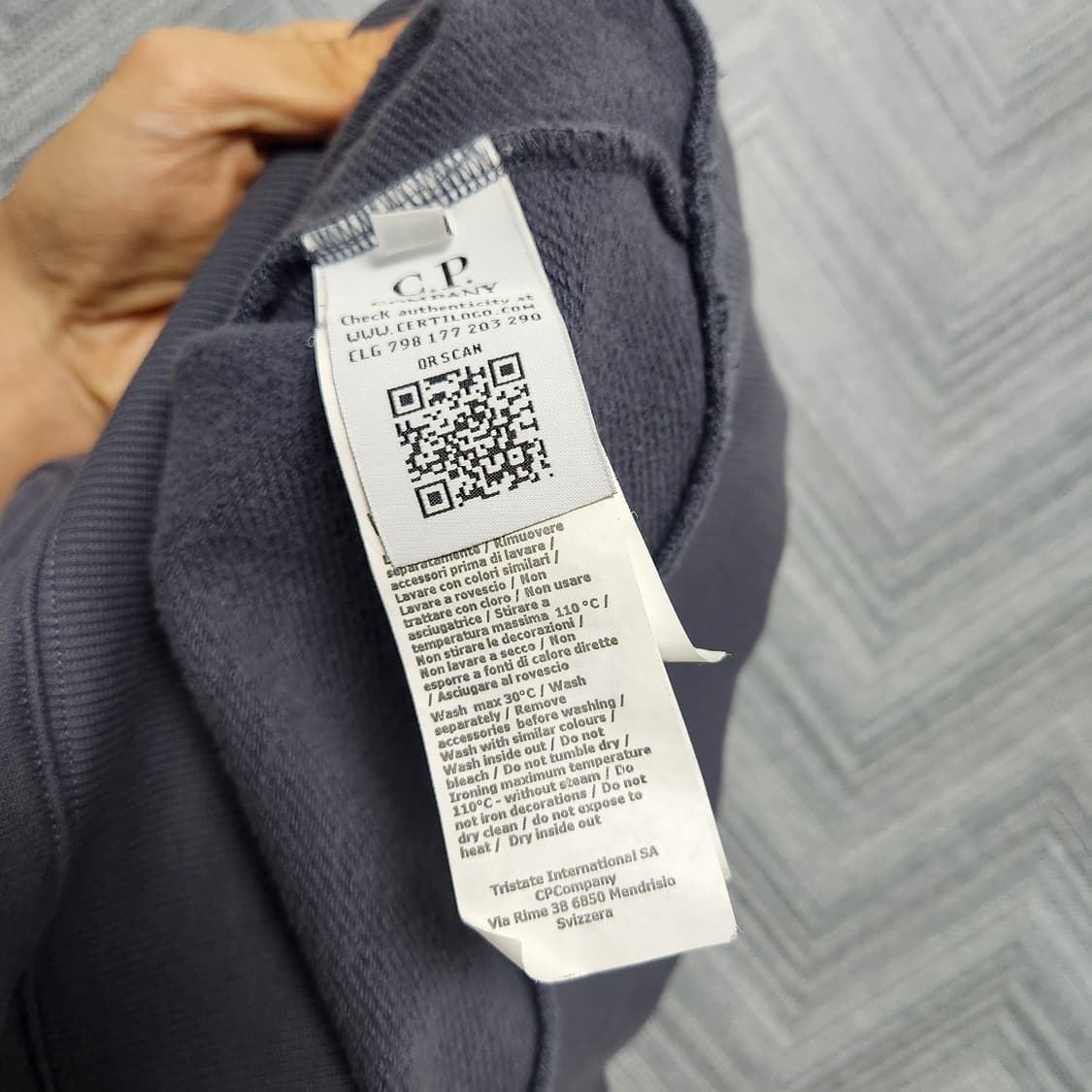 CP COMPANY 맨투맨 블랙 100 (L) 상품이미지5