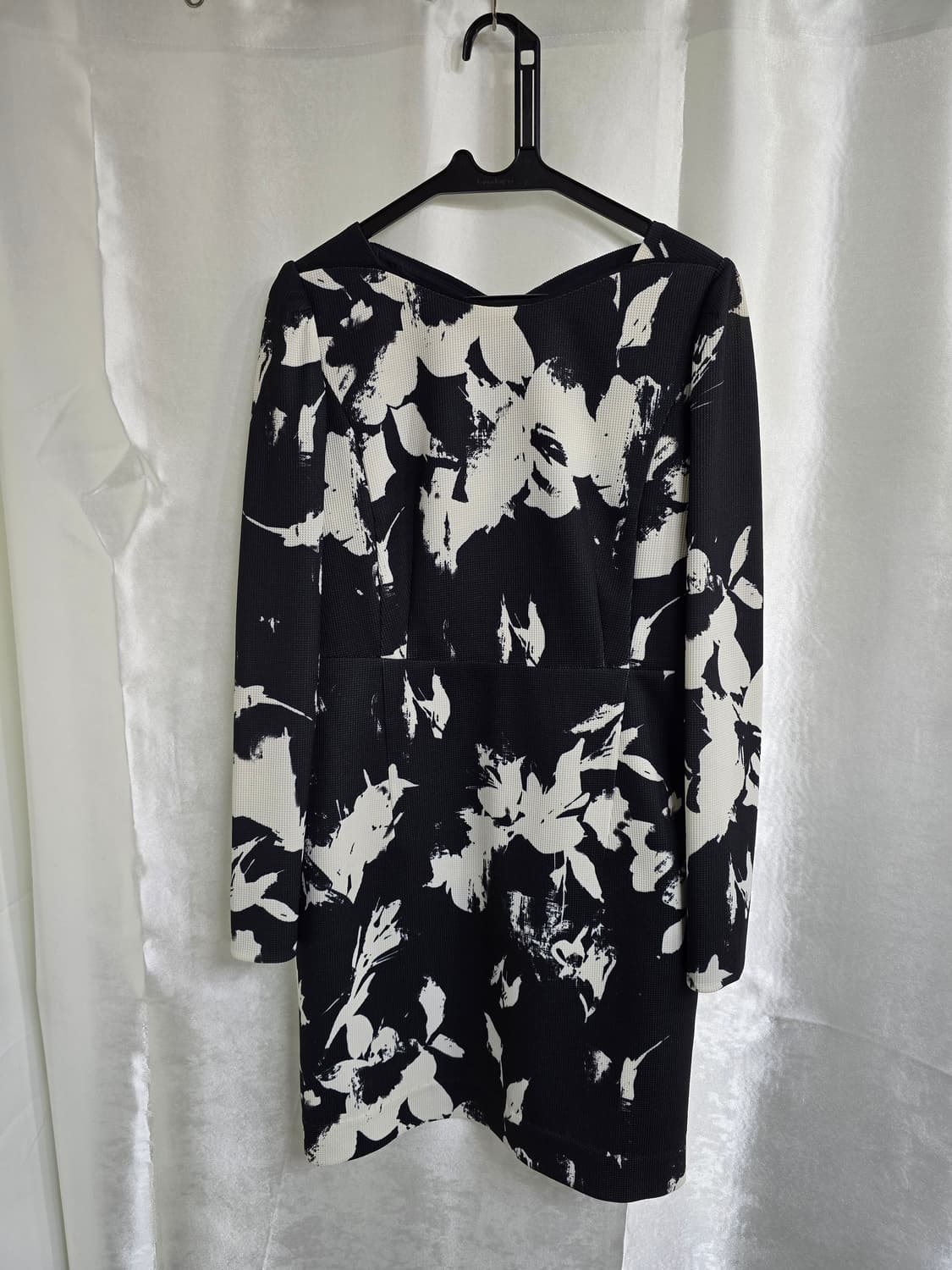 JJ JIGOTT 블랙 플라워 패턴 긴팔 미니원피스 (1931)  상품이미지1