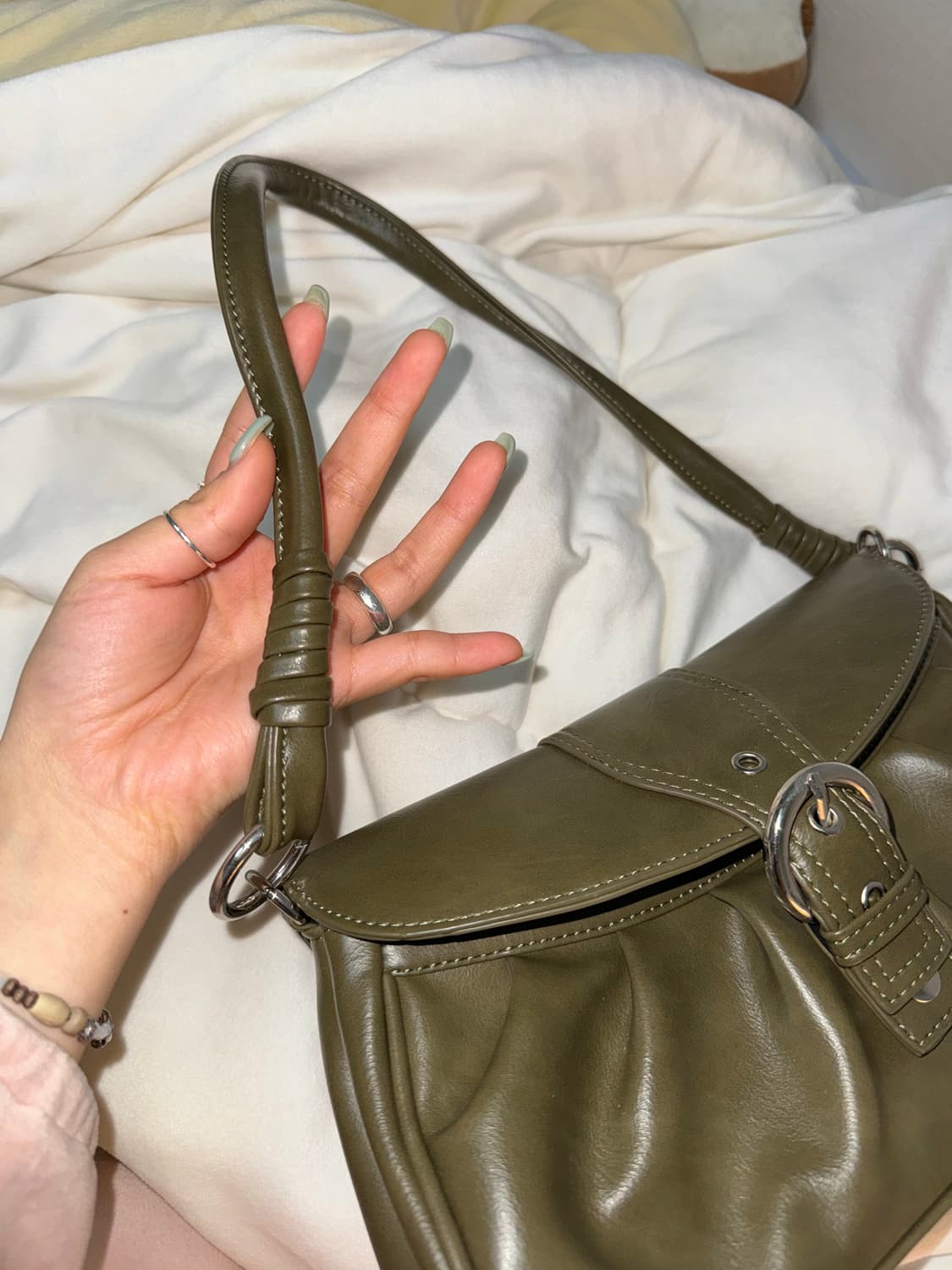 카키 숄더백 상품이미지3