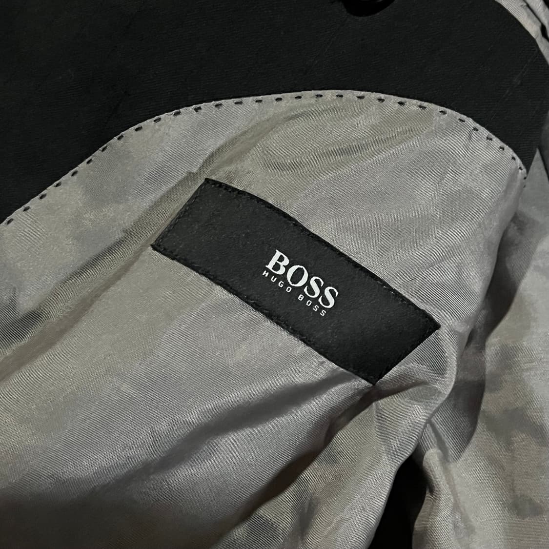 [107/35] 휴고보스 블랙 정장 수트 상품이미지7