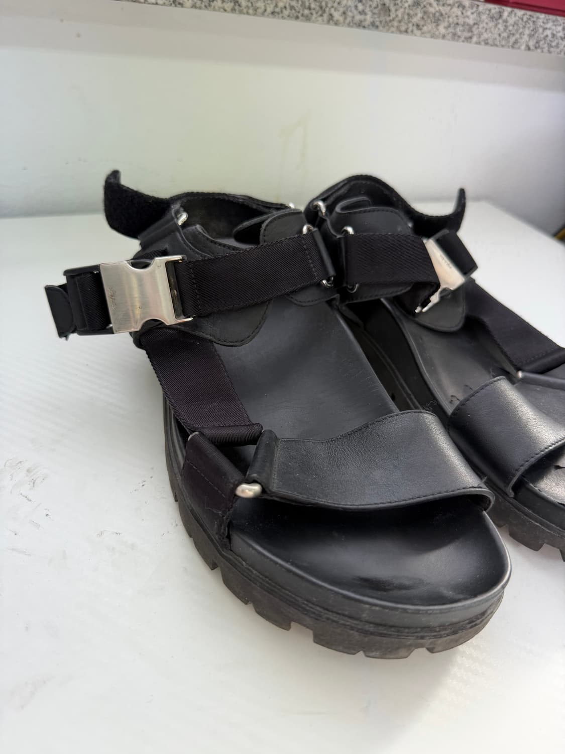 정품) 프라다 남셩 스트랩 샌들 7.5 상품이미지3