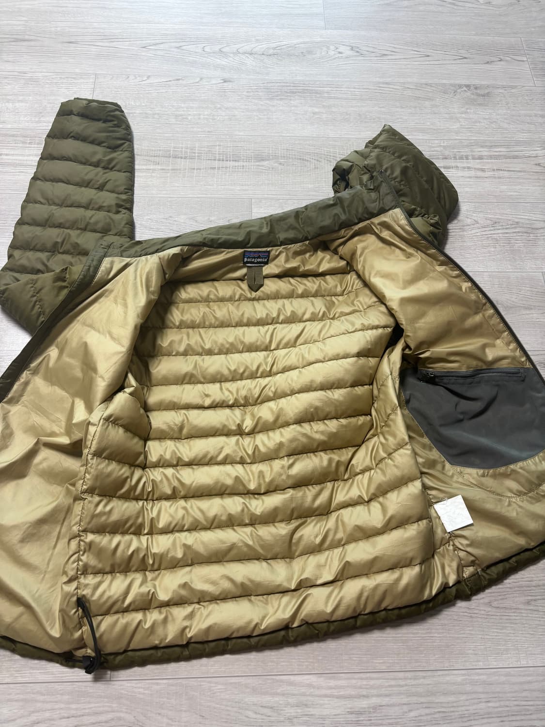 [m/하자] 파타고니아 경량패딩 상품이미지3