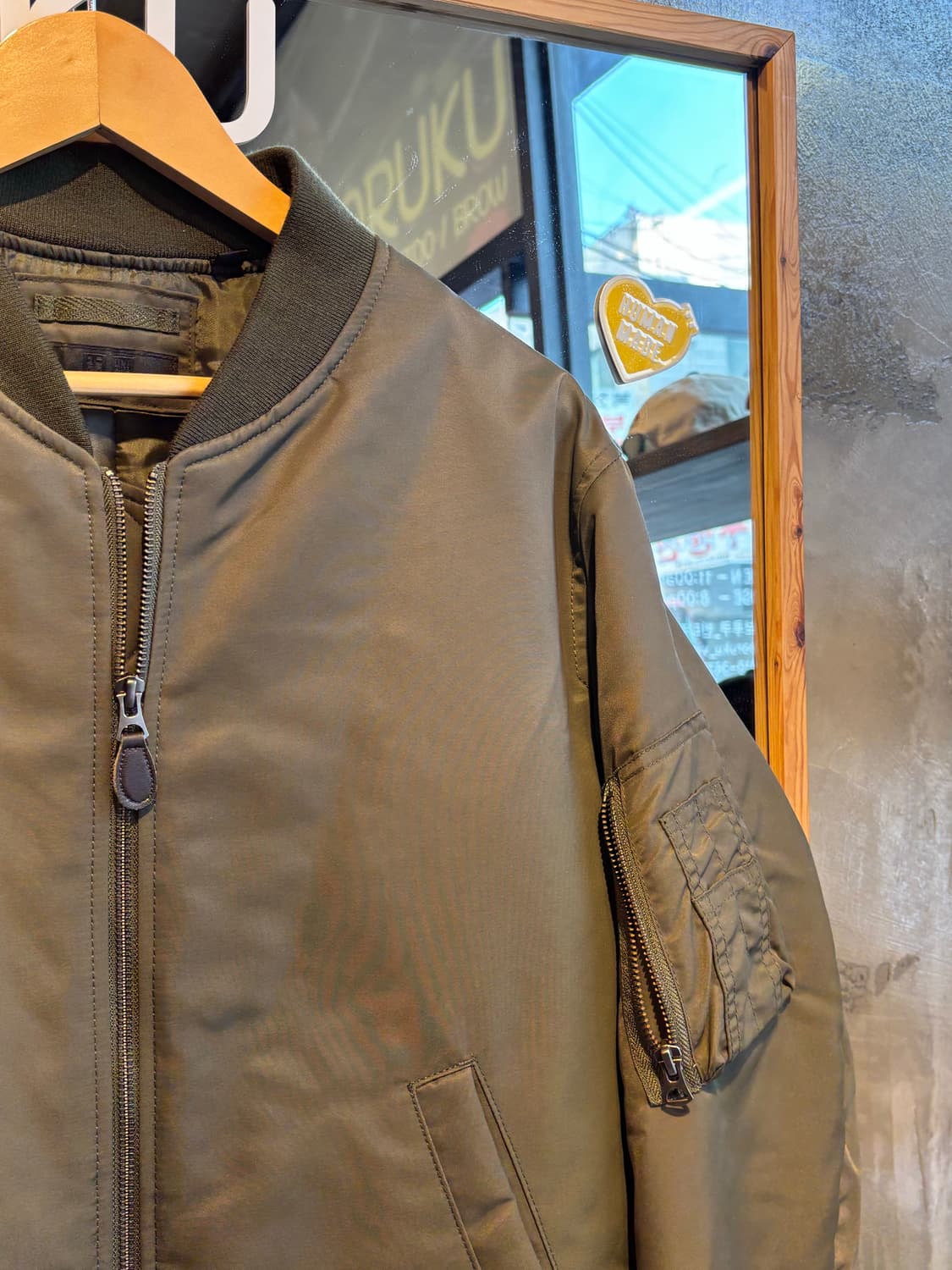 유니클로 카키 봄버 자켓 L  상품이미지6