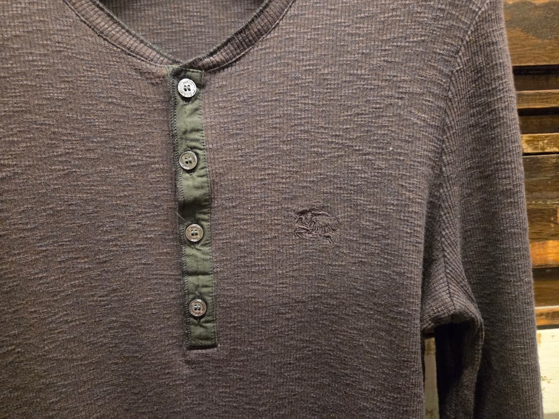 버버리 헨리넥 티셔츠 상품이미지5