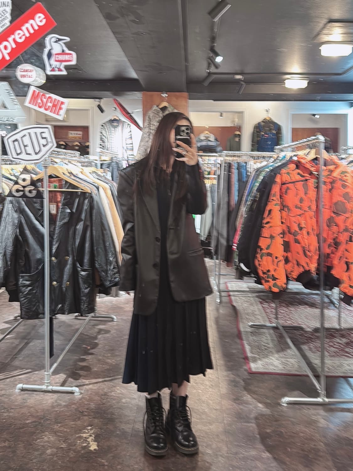 럭키슈에뜨 플리츠 쉬폰 지퍼 디테일 셔링 배색 로고 롱 원피스 36 상품이미지9