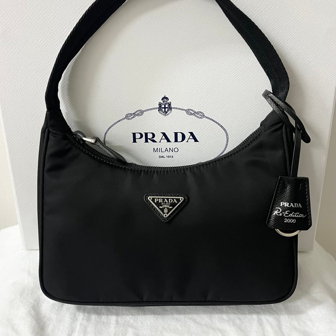 [S급/풀박스] 프라다 2000 리에디션 테수토 호보백 가방 블랙 상품이미지2