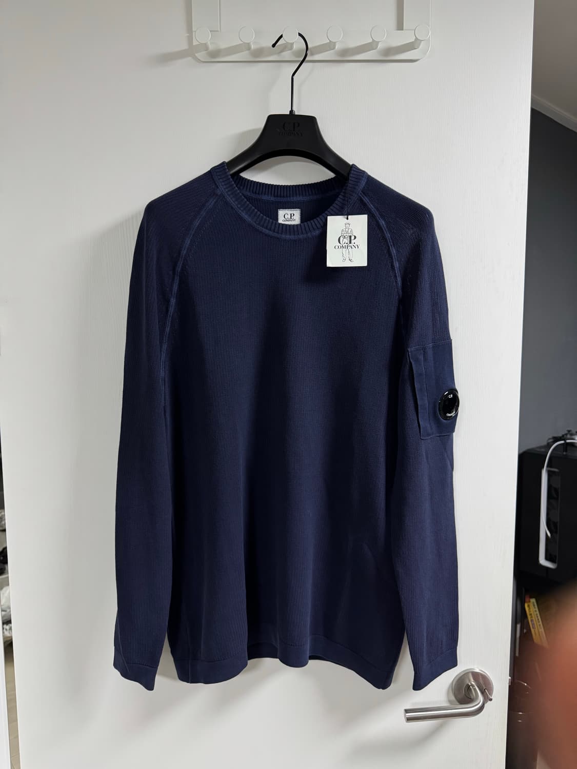 cp컴퍼니 23시즌 다크네이비 니트 상품이미지1