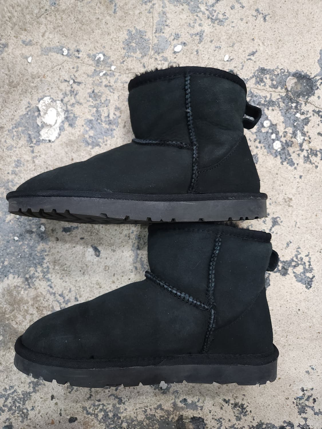 어그 블랙 클래식 부츠 230mm

 상품이미지2