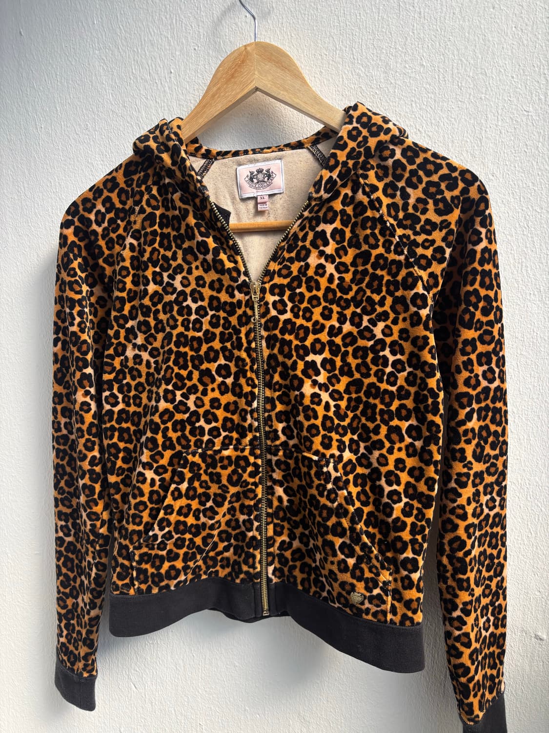Juicy Couture Leopard Velvet Hood Zip-Up 상품이미지5