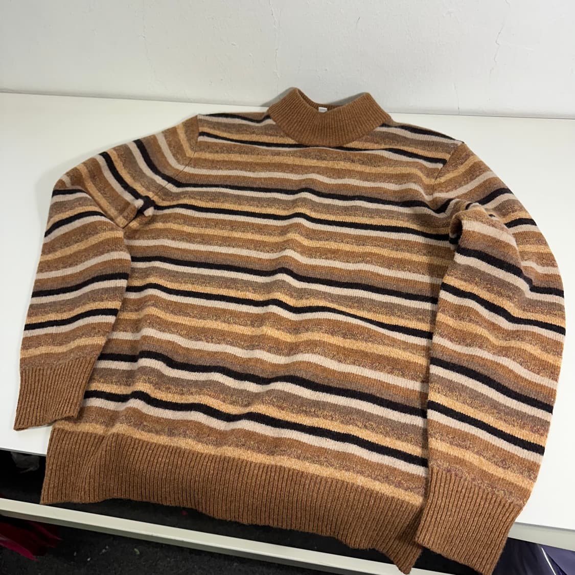 우먼M JW앤더슨 X 유니클로 모100% 단가라 반폴라니트 상품이미지3