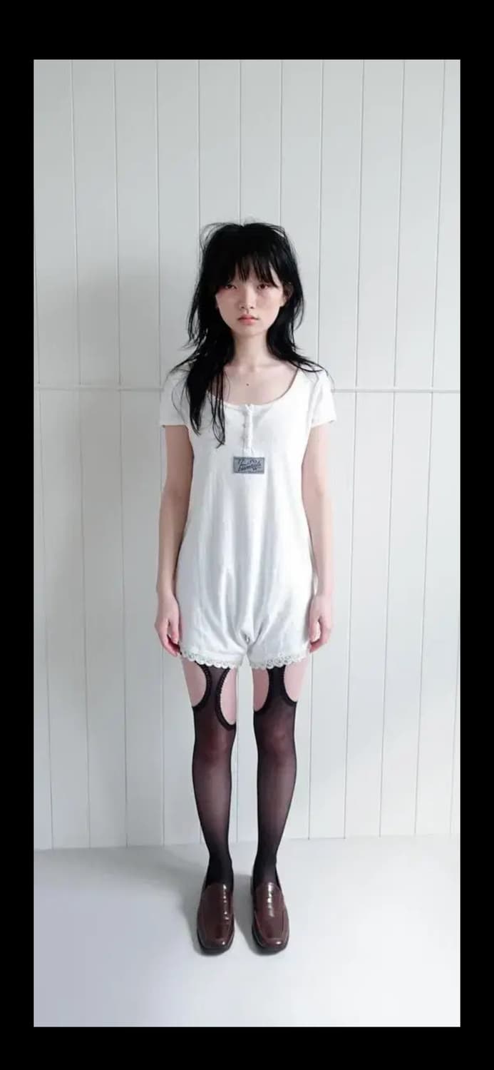 [F.E.E.S] soft eyelet cotton romper 상품이미지1
