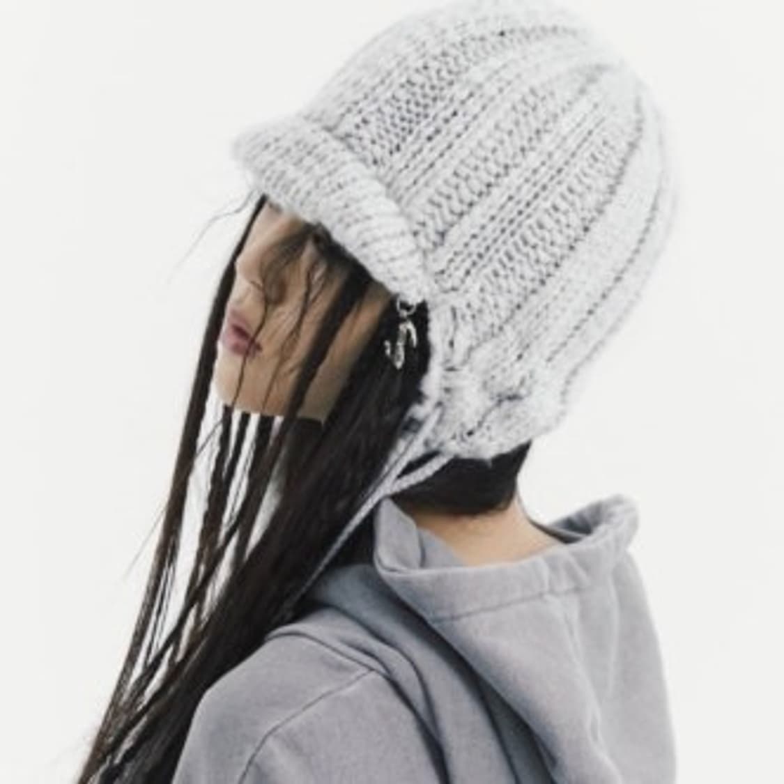 오호스 브레이디드 이어플랩 비니 상품이미지1