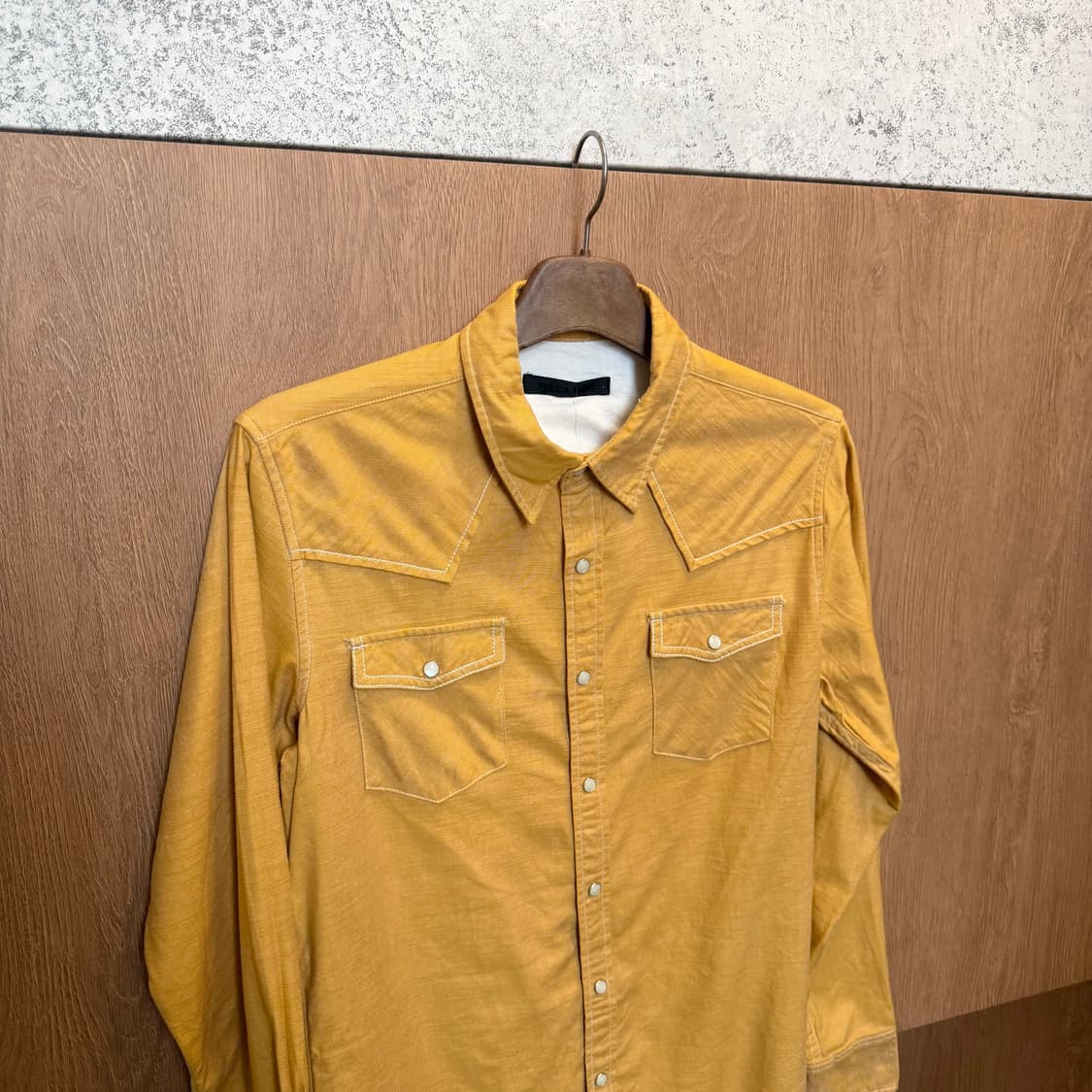 빈티지 롱슬리브 셔츠 스냅 버튼업 플랩 포켓 디테일 레귤러핏 머스타드 상품이미지3