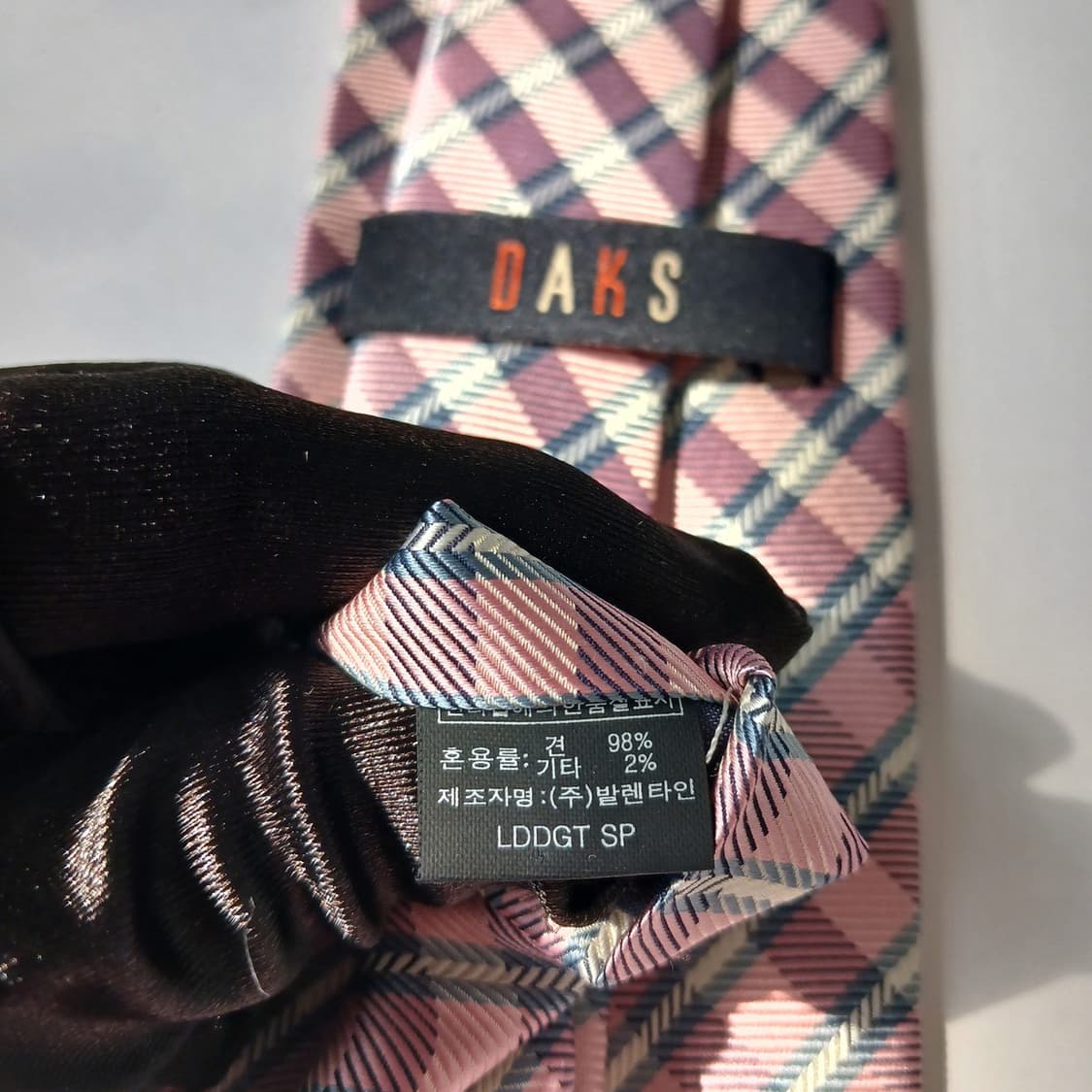 닥스 실크 핑크 체크 패턴 넥타이 8.2cm A+등급 E842
 상품이미지9
