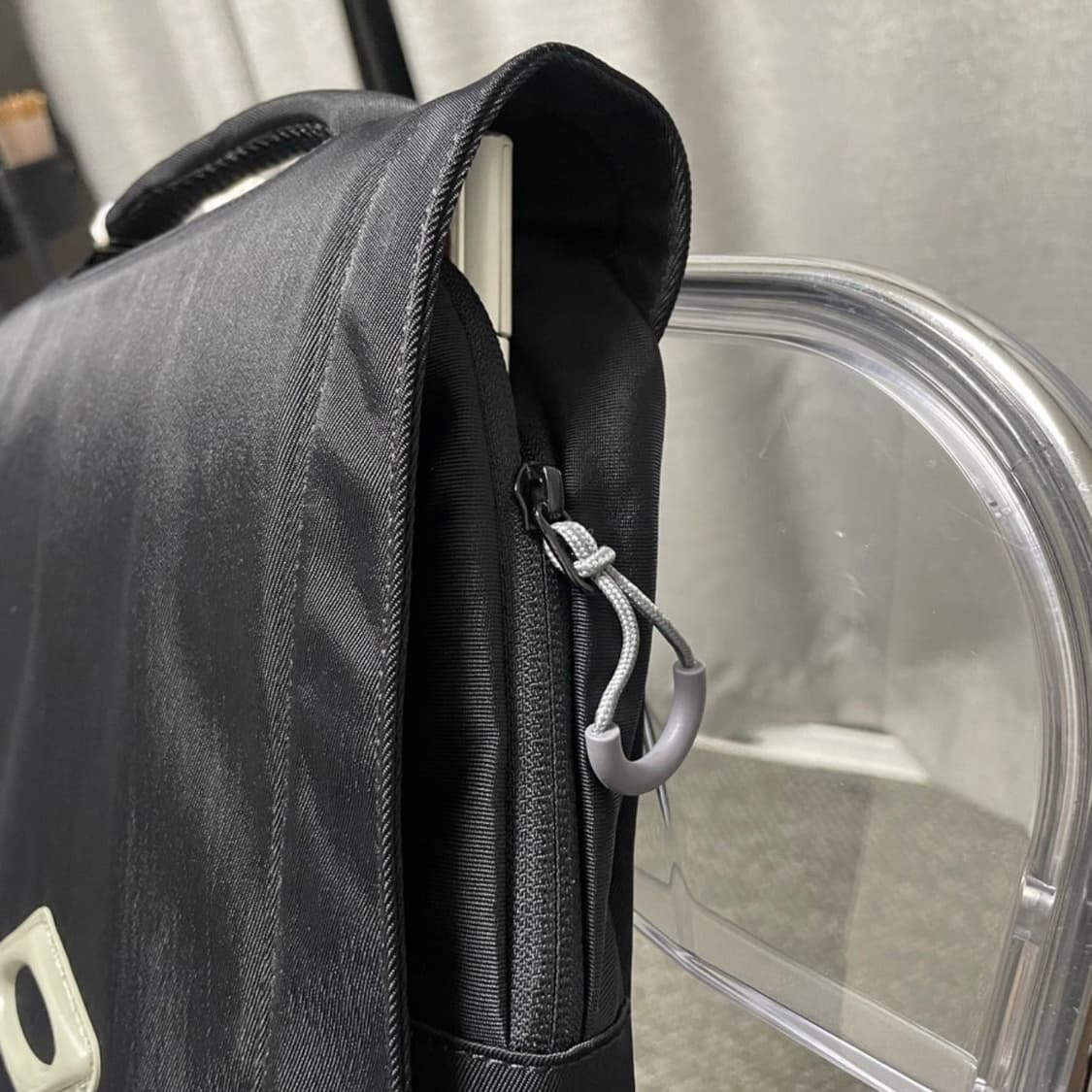 미스치프 롬버스 플랩 백팩 블랙 상품이미지3