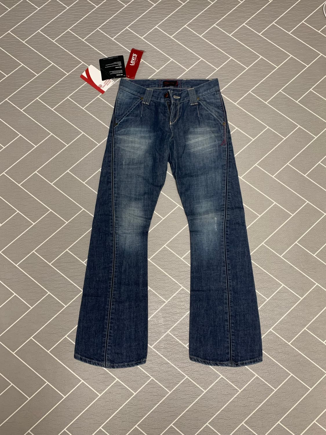 리바이스 로우라이즈 부추컷 워싱 데님 상품이미지2