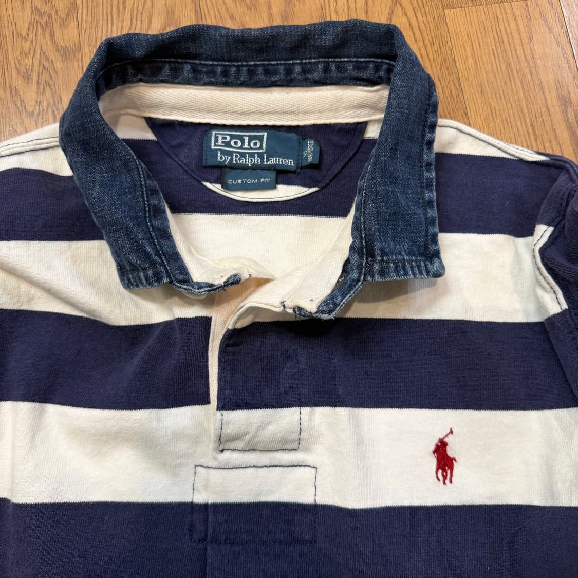 폴로 랄프로렌 데님 카라 스트라이프 럭비 티 상품이미지4