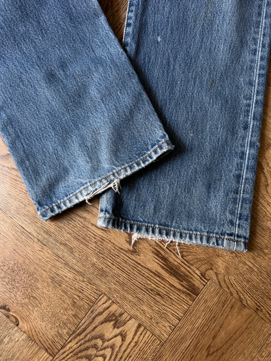 [35]리바이스 501 더티워싱 스트레이트 데님 팬츠 상품이미지6