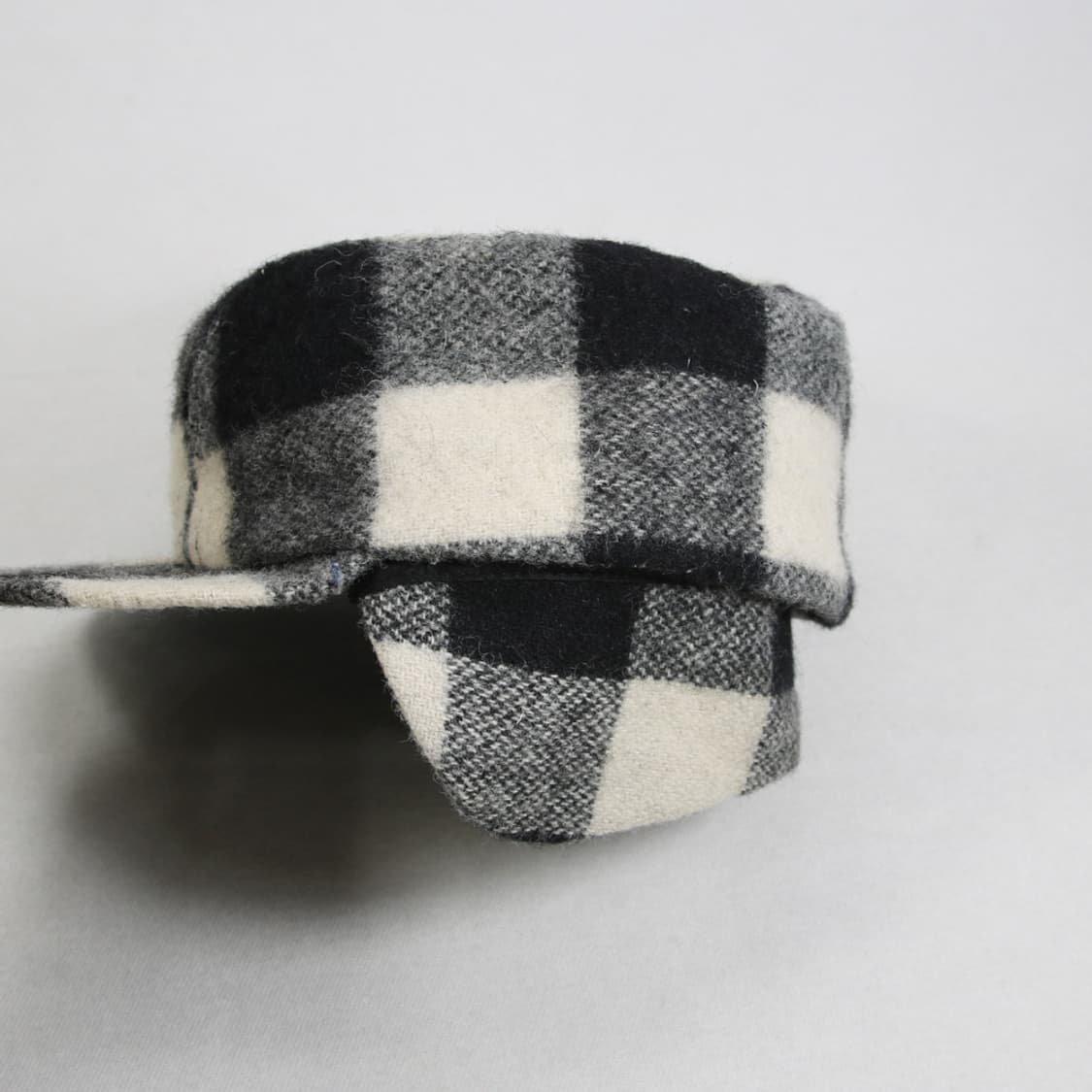 (착용컷) 울 체크 캡 상품이미지6