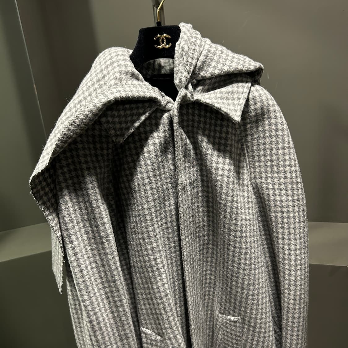 발렌시아가 하운드투스 머플러 코트 상품이미지3