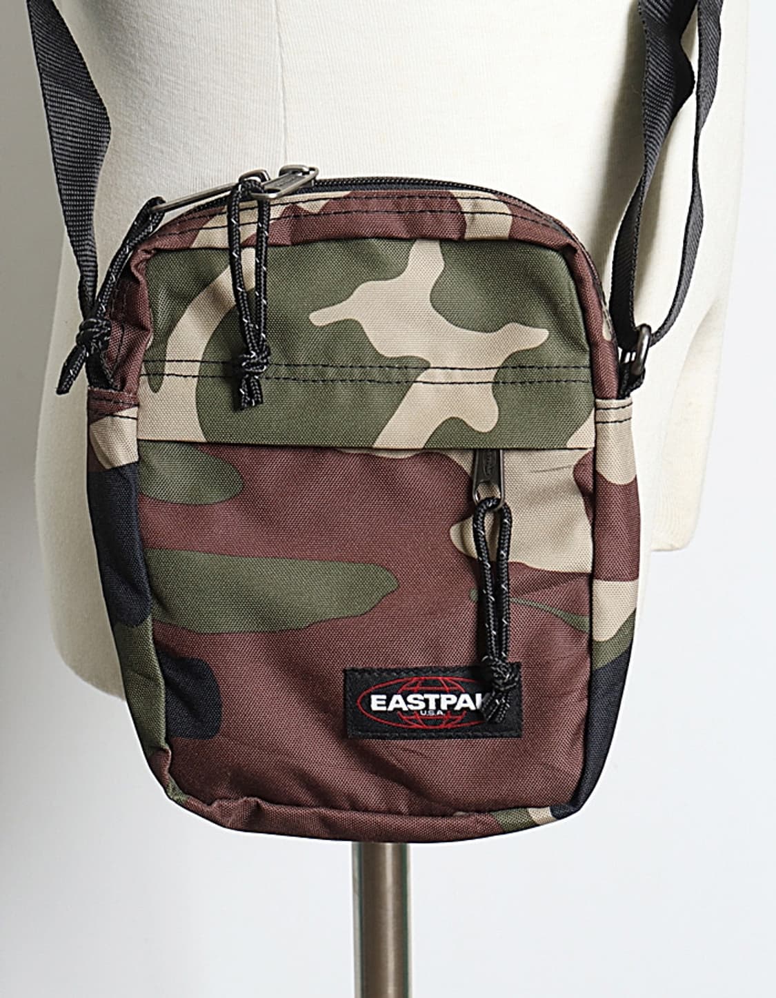 EASTPAK Camo Mini Cross Bag 상품이미지2