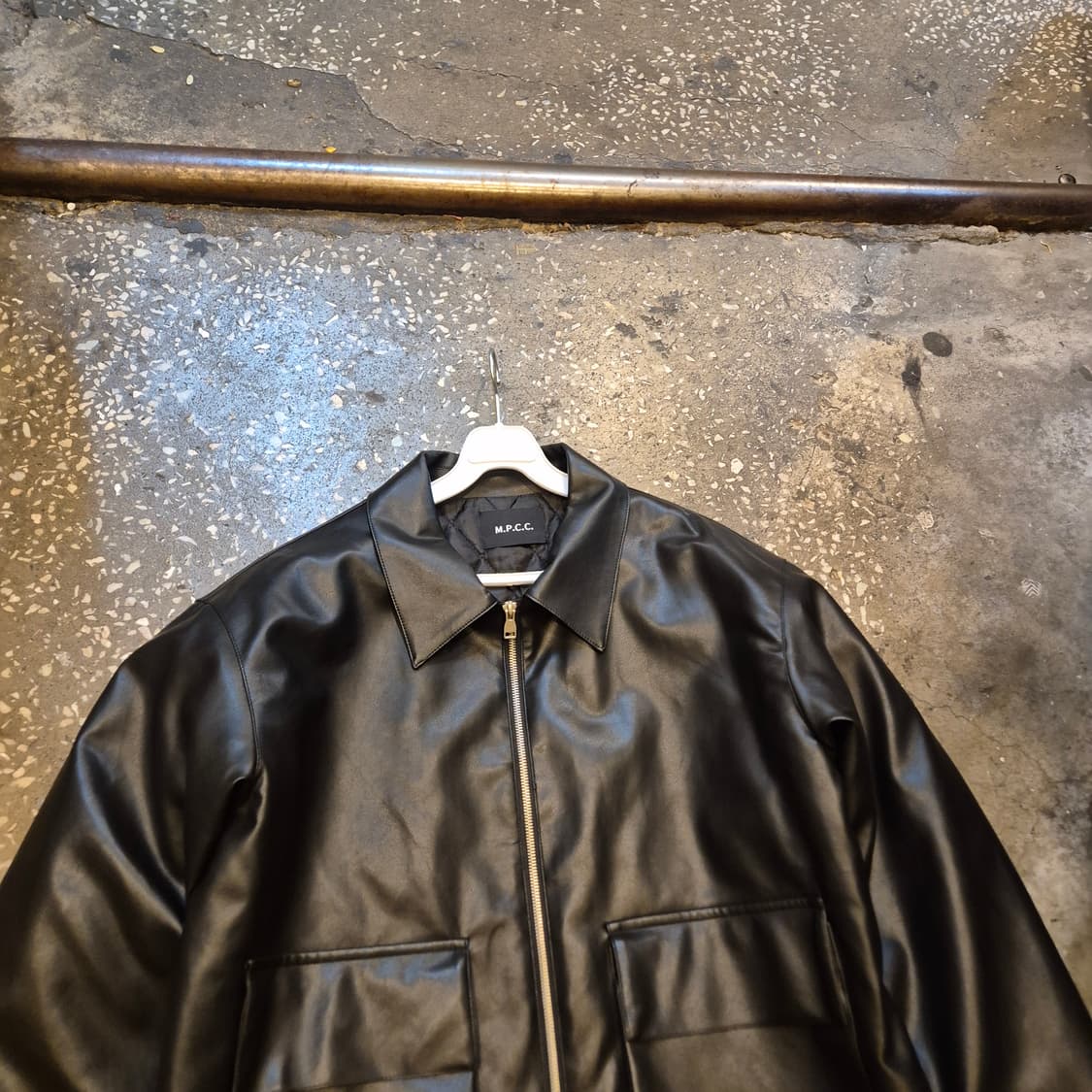 FREE(착샷잇음) 블랙 버핑레더 누빔자켓 상품이미지10