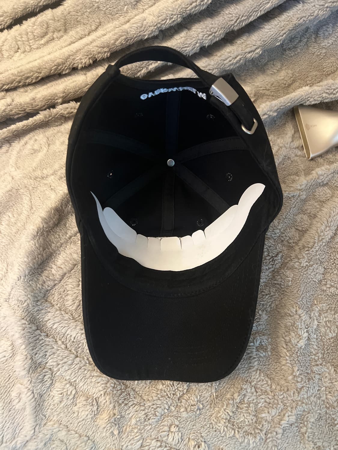 압도 오버헬름 자수 볼캡 블랙 상품이미지2