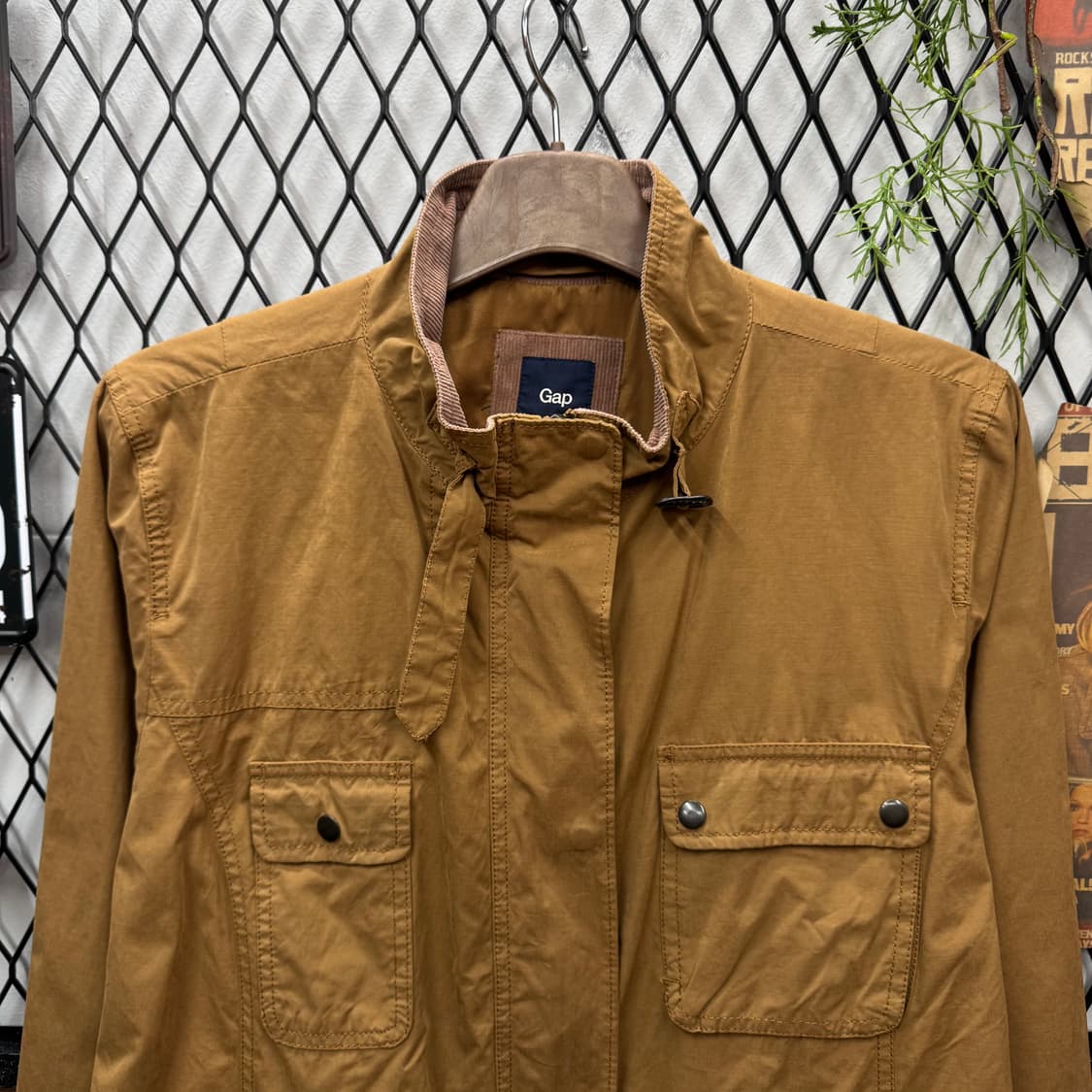갭 빈티지 사파리 필드 자켓 전면 4포켓 포인트 브라운 상품이미지3