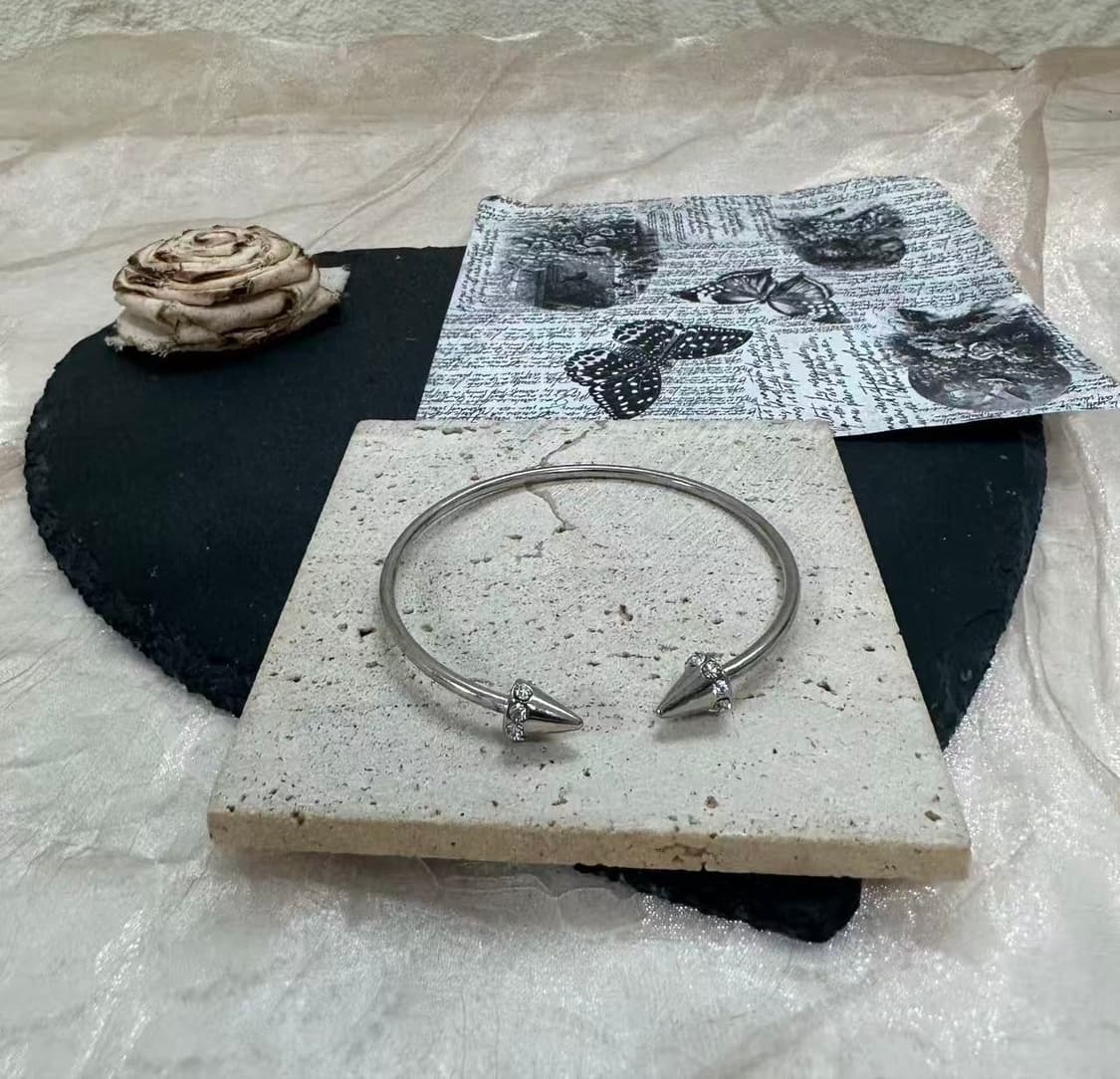 빈티지  오리엔탈 리벳 오픈 팔찌 상품이미지1