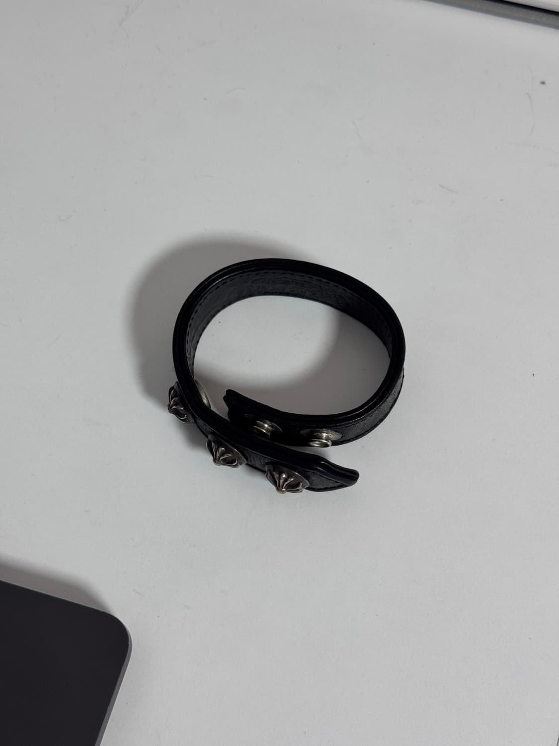 크롬하츠 3버튼 2스냅 레더 브레이슬릿 상품이미지2