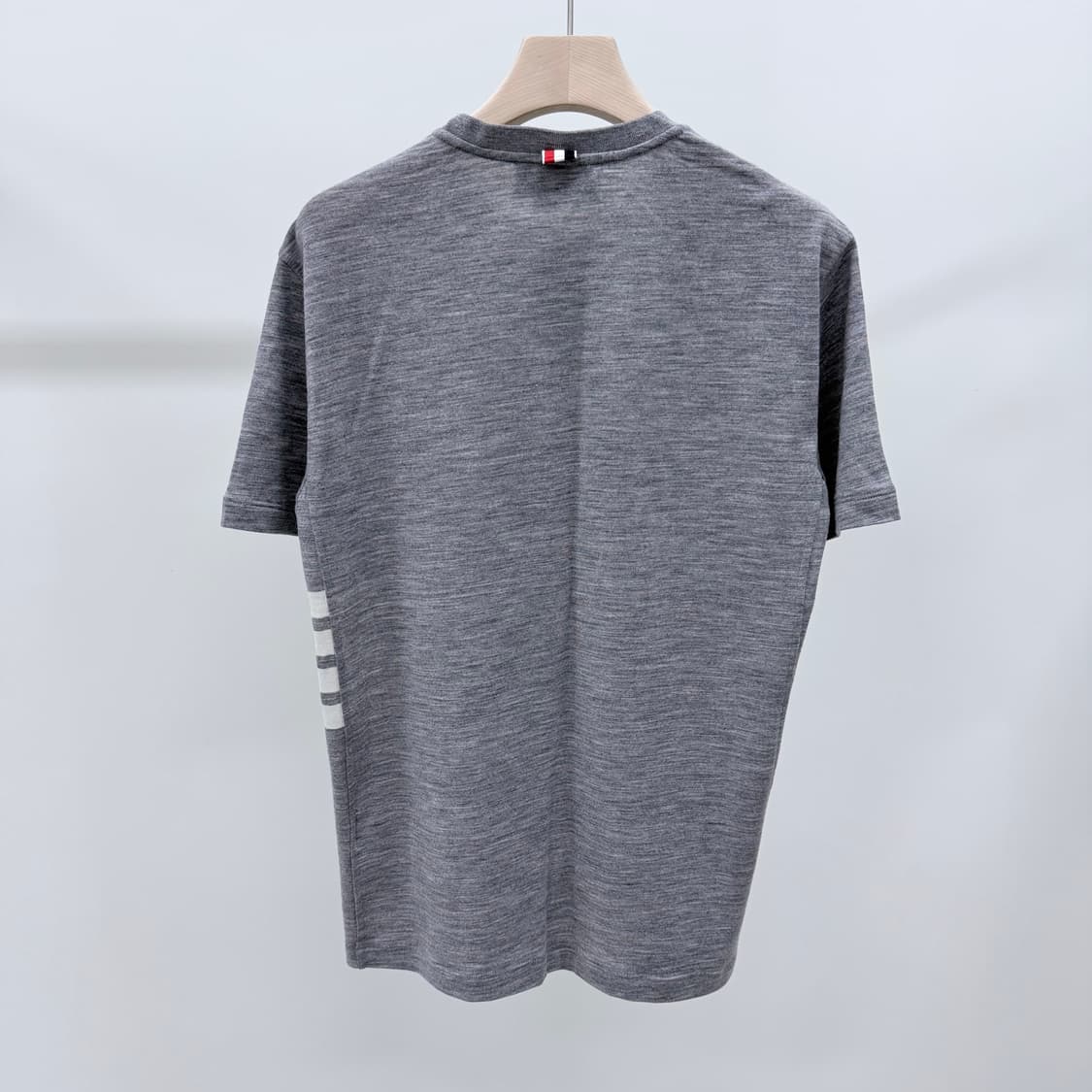 [미사용/2] 톰브라운 사선완장 울 반팔 티셔츠 그레이 상품이미지5
