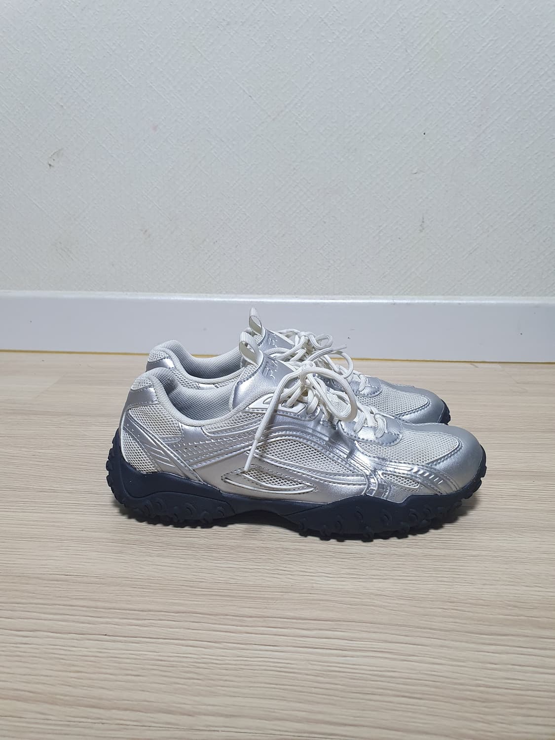 휠라 에샤페 MS 실버문 240 상품이미지1