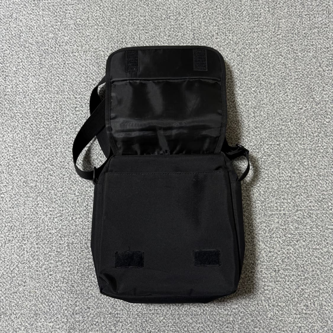 TUMI 투미 크로스백 상품이미지2