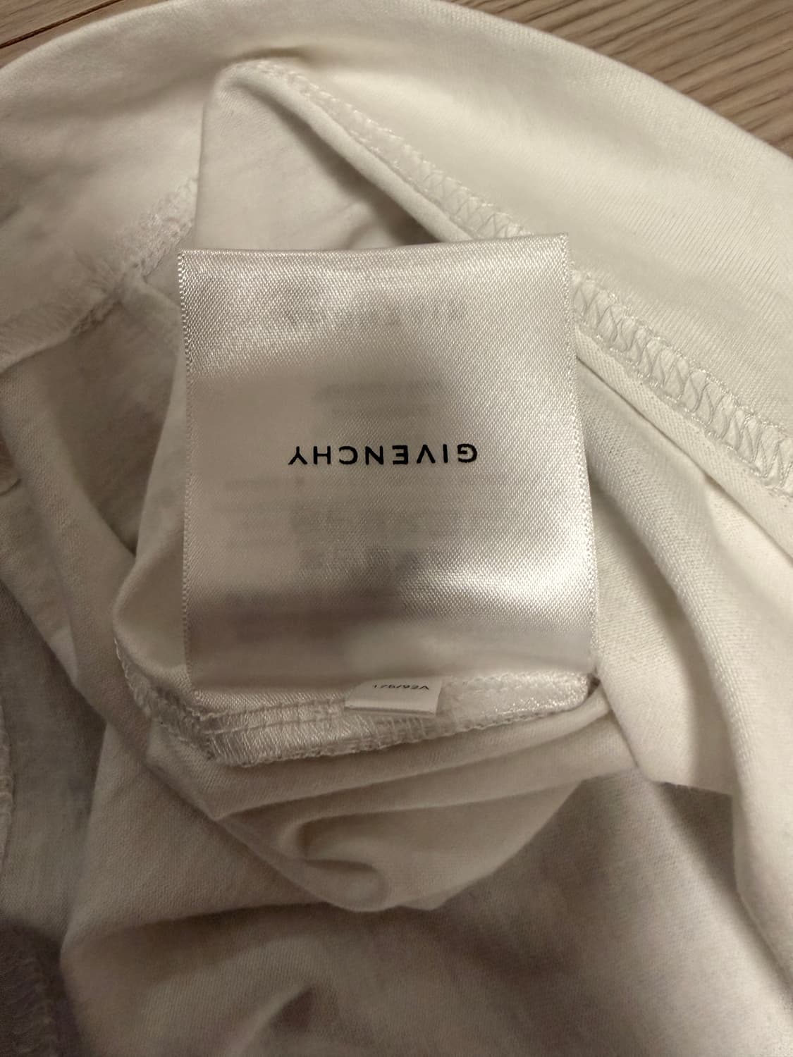 지방시 반팔 티셔츠 S 상품이미지6